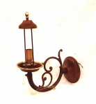 Aplique de parede em metal. " Fundi barros " Eletrificado.                                                        Med. Alt. 33 cm. Compr. 26 cm.