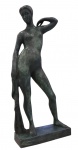 BRUNO GIORGI (Brasileiro  1905 - 1993) - Magnifica e grande escultura tamanho natural em bronze patinado representando "Banhista"   Assinada no bronze                                                                                                                         Medidas:  Alt. 160 X 70 cm.                                                                                                            (Escultura não possui certificado de autenticidade)