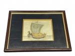 QUADRO, uma (1) composição decorativa de parede, apresentando placa central em metal dourado com representação de embarcação oriental em relevo, com detalhes policromados, assinado, protegida por moldura com fundo escuro e cercadura em madeira, medindo 30x40,5cm e obra 15x19cm. Moldura com falhas.