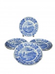 PORCELANA POLOVI GERMER, seis (6) pratos para sobremesa confeccionados em porcelana nacional na tonalidade branca, decorado por guirlanda floral, pontilhados e paisagem com barco na tonalidade azul, medindo 21cm. 1 bicado na borda.