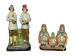 ARTE SACRA, dois (2) imaginários representando São Cosme e Damião e São Cosme, Damião e Doum, confeccionados em estuque patinado com pintura policromada, apresentam bicados e falhas na patina, vendidos no estado da foto, maior medindo 15,5x8x4,5cm e menor 9x10x4cm.