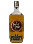BEBIDA, uma (1) garrafa de whisky escocês Long John, Fine Scotch Whisky, contendo 1 litro. Sem garantia de integridade do líquido. Lacre rompido, porém, sem vazamentos.
