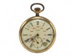 RELÓGIO, um (1) relógio de bolso da marca AUREA (marca antiga de relógios de bolso, hoje pouco documentada, associada à produção de exemplares de época de caráter utilitário e elegante), com caixa em metal dourado. Mostrador claro com numeração em algarismos romanos e escala interna complementar em algarismos arábicos, apresentando pequeno segundo na porção inferior. Tampa posterior com decoração guilhochada e cartela central lisa. Interior apresentando a numeração 123583. mostrador com desgastes e craquele no visor, não testado e sem garantia de funcionamento, medindo 5,5cm sem a coroa.
