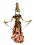 ARTE ORIENTAL / Antiga marionete Balinesa (Wayang Golek) , essas marionetes são centrais em rituais culturais e contam histórias épicas religiosas, como as do Mahabharata e Ramayana. Confeccionada em madeira policromada e decorada por vestes nativas , acondicionada em caixa original , medida : 60 cm