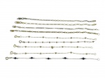 BIJUTERIAS, nove (9) pulseiras confeccionadas em metal dourado de modelos, tamanho e elos distintos, vendidos no estado da foto, alguns com falhas na douração, maior medindo 19,5cm e menor 16cm.