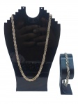 JOIAS, conjunto com duas (2) peças, sendo: A) 1 colar, medindo 41cm de comprimento e B) 1 pulseira, medindo 21cm, confeccionados em PRATA DE LEI, contrastada, design moderno com três fios trançados, peso 26,4g.
