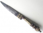 Vintage Coleção, Decoração, Raro Punhal Nordestino, Cangaceiro, Artesanal em material misto, Lâmina aço carbono, com Aplique Dourado, 28,5cm. Cabo misto em madeira e bronze, Bainha envelhecida em couro 