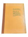 LIVRO, um (1) livro / pasta de arte intitulado Djanira  últimas pinturas e gravuras / Paulo Mendes Campos  poemas, reunindo reproduções de obras da artista Djanira, acompanhadas de textos e poemas de Paulo Mendes Campos, em folhas soltas acondicionadas em capa cartonada. Lote apresentando reproduções coloridas, textos impressos e estudos em preto e branco, com inscrições visíveis nas pranchas. Peça apresentando sinais do tempo, manchas, desgastes e marcas de uso, 20 pranchas, medindo 50x35cm.