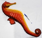 Coleção, Decoração, Bonito Cavalo Marinho, de Parede,  Pintura Degradee Brilhosa, medindo 61,5cm. Excelente nível de qualidade, em fibra