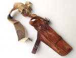 Vintage Coleção, Decoração, Coldre em couro um pouco ressecado, restaurável, para armas maiores calibres, .45; .38; 357. Medindo 21,5 x 9 x 5,5cm. Marcas pelo tempo