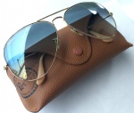 Fashion Coleção, Decoração, Óculos de Sol Ray Ban Grande, Original, Espelhado Degradee, medindo 14,5cm entre as dobradiças. Luxótica Italy CE, lentes cristais 62cm. Acompanha estojinho original Luxótica marrom