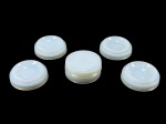 OPALINA, cinco (5) cadinhos de farmácia, confeccionadas em opalina na tonalidade branca, marcadas no fundo COYANA, medindo 6cm e total 8x6cm.