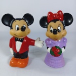 Raros brinquedos Mickey e Minnie em borracha com assovio embaixo, med. 14cm