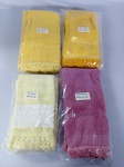 Oito toalhas nas cores amarelo, rosa e branco bordadas, para lavabo em perfeito estado