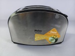 Torradeira da marca Philco French Toast Inox 900W 127w, em ótimo estado de conservação não testada.