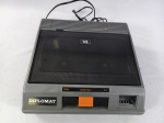 Rebobinador de Fita VHS da marca Diplomat da década de 80-90, modelo Rewinder, de 100V/220V, ao ligar na tomada o item liga porém não testamos todas suas funcionabilidades