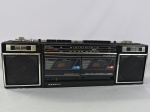 Antigo rádio boombox vintage da marca Sanyo modelo M-W150, da década de 80, toca rádio cassete, rádio AM/FM com alto falantes integrado, item liga ao por na tomada porém não testamos suas funcionalidades