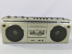 Antigo rádio boombox vintage, da marca Philips, toca rádio AM/FM, fita cassete, da década de 70, item liga ao por na tomada porém não testamos suas funcionalidades