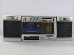 Antigo rádio boombox vintage da marca SONY modelo CFS-3000SBS, toca rádio AM/FM e fita cassete, da década de 80, item liga ao por na tomada porém não testamos todas suas funcionalidades