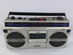 Antigo rádio gravador boombox vintage Sanyo M9802K, da década de 80, toca AM/FM e toca-fitas cassete, item não testado