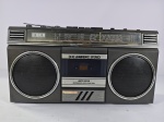 Antigo rádio gravador vintage Panasonic RX-4974F (boombox), da década de 80, toca AM/FM/SW, fita cassete com função "Auto Stop", item liga ao por na tomada porém não testamos suas funcionalidades