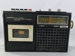 Antigo rádio gravador de fita cassete vintage da marca Sanyo, modelo M2420, toca fita cassete e AM/FM, possuí "Auto-Stop", item da década de 80, item não testado
