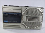 Antigo rádio gravador da marca Philips, modelo AR150, da década de 90, possuí AM/FM e toca fitas cassete, item liga ao por na tomada porém não testamos suas funcionalidades
