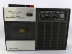 Antigo rádio gravador portátil vintage da marca Silvano, modelo KC 3010, da década de 60-70, toca AM/FM/SW e reprodutor/gravador de fita cassete, item não testado
