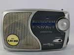 Antigo rádio Britânia, modelo BS55, possuí AM/FM e capta faixas de som de TV analógica, item ligando ao por na tomada porém não testamos suas funcionalidades