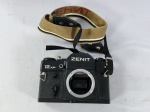 Câmera fotográfica analógica modelo Zenit 12XP. (câmeras de coleção adquirida por nós, não testada após aquisição).