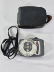 Fotômetro analogico para medir a luz em fotográfia.  (coleção adquirida por nós, não testada após aquisição).