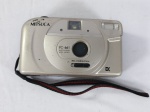 Câmera fotográfica analógica Mitsuca PC-661 com flash embutido.  ( câmeras de coleção adquirida por nós, não testada após aquisição).