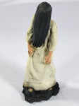 Estatua / Action Figure Samara filme O Chamado, Item em resina colecionável com aproximadamente 19C