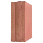 J. B. DEBRET - Voyage Pittoresque et Historique au Brésil. 3 volumes.  Séjour d'un Artiste Français au Brésil, depuis 1816 jusqu'en 1831 inclusivement, époques de l'Avenement et de l'Abdication de S. M. D. Pedro 1er, fondateur de l'Empire brésilien. Dédié à l'Académie des Beaux-Arts de l'Institut de France, par J. B. Debret. 58 x 40 cm. Apresenta sinais de uso e do tempo. A Viagem pitoresca evidencia o gênio artístico do pintor e desenhista francês Jean Baptiste Debret, cuja característica marcante é o fato de revelar em imagens a história da vida urbana brasileira do início de século XIX e da vida na corte do Rio de Janeiro. Apresenta também algumas imagens de São Paulo e de províncias do sul, as quais só visitou tardiamente, nos seus últimos anos de Brasil.