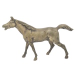 Escultura em bronze dourado e texturizado representando cavalo caminhando. 25 x 40 x 13 cm.