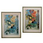 Conjunto de 2 reproduções  Flores. Mané-Cate. 68 x 48 cm (MI). 73 x 53 cm (ME). Com vidro quebrado.