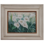 VERA  Copos de Leite com Folhagens Intensas. Óleo s/ tela. Ass. e datado 2001. 30 x 40 cm (MI). 51 x 61 cm (ME). Moldura com pátina branca,