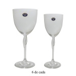 Bohemia. Modelo Fleur - Conjunto com 12 taças em cristal soprado e translucido, sendo: 6 taças (20 cm) e 6 taças (22 cm). Acondicionados em estojo original.