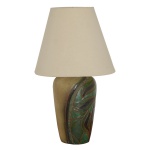 Par de luminarias de mesa em cerâmica com acabamento brilhante e aberturas decorativas.  Cúpula em tecido cônico. 67 cm (MT). 32 x 37 cm (cúpula). 36 x 20 cm (cerâmica).