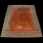 Tapete medindo 407 x 303 cm.