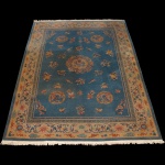 Tapete medindo 413 x 302 cm.