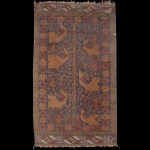 Antigo Tapete Oriental com desenho Persa medindo 205 x 116 cm.