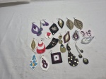 Lote de brincos artesanais, fantasia de carnaval.