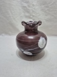 Lindo vaso floreira bojudo em vidro de murano colorido. Medindo 13cm de bojo x 15cm de altura.