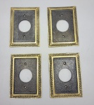 BRONZE - Lote de 4 espelhos para tomadas redondas. Med. 12x9 cm. Marcas de uso.