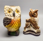 ESTUQUE - Lote de esculturas de cojuras em estuque, sendo uma com olhos de vidro. Maior 19 cm e menor 17 cm. Bicados.