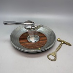 DIVERSOS - Quebra nozes e martelo abridor de garrafas.