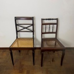 MOBILIÁRIO - Lote de 3 cadeiras em madeiras nobre, torneadas. Med. 85x41x45 cm. No estado. Necessitam restauro. Móveis Usados - Lote de móvel antigo e usado, podendo apresentar marcas de uso e desgaste natural do tempo. Há possibilidade de danos ocultos e ou outras imperfeições.  Não há garantia ou possibilidade de devolução após a aquisição. Recomenda-se inspeção prévia.