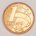 Numismática, Brasil. Moeda de 1 centavo ano 2004. Reverso inclinado a direita. V463. Oportunidade.