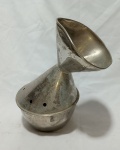 ANTIGO INALADOR DE VAPOR,EM ALUMÍNIO. ALTURA 18 CM.